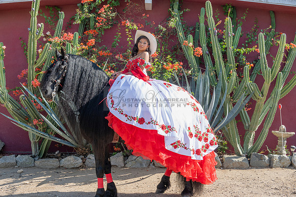Sabrina Ai Crescencio quinceanera photoshoot photo, video en caballos, Duarte Ca, 323-633-8283, www.gvphotoandvideo.com