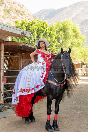 Sabrina Ai Crescencio quinceanera photoshoot photo, video en caballos, Duarte Ca, 323-633-8283, www.gvphotoandvideo.com
