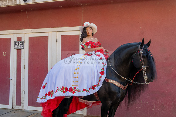 Sabrina Ai Crescencio quinceanera photoshoot photo, video en caballos, Duarte Ca, 323-633-8283, www.gvphotoandvideo.com