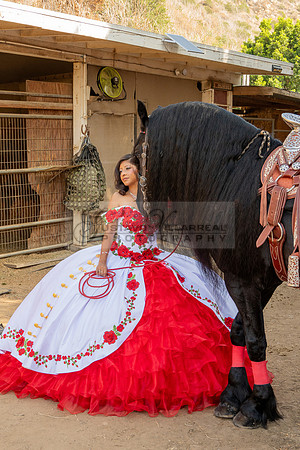 Sabrina Ai Crescencio quinceanera photoshoot photo, video en caballos, Duarte Ca, 323-633-8283, www.gvphotoandvideo.com