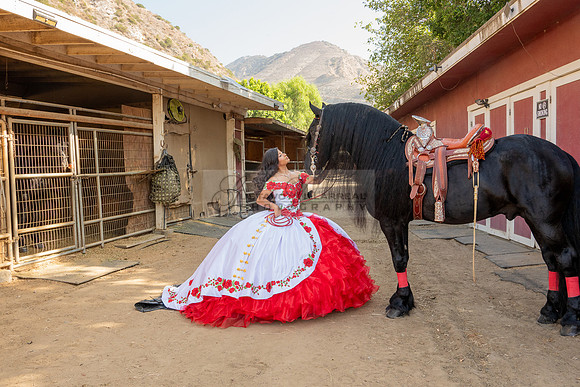 Sabrina Ai Crescencio quinceanera photoshoot photo, video en caballos, Duarte Ca, 323-633-8283, www.gvphotoandvideo.com