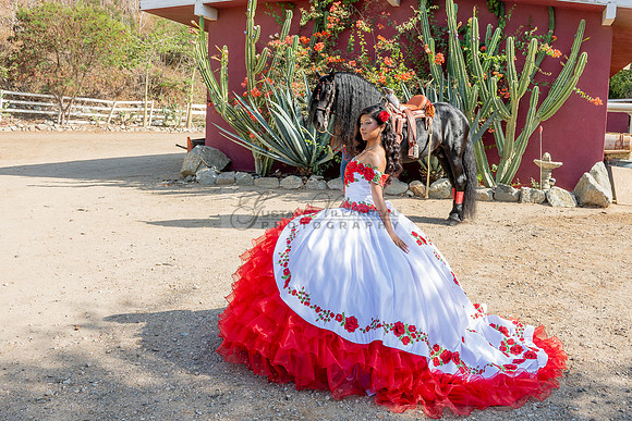 Sabrina Ai Crescencio quinceanera photoshoot photo, video en caballos, Duarte Ca, 323-633-8283, www.gvphotoandvideo.com
