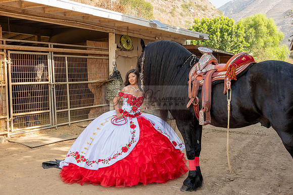 Sabrina Ai Crescencio quinceanera photoshoot photo, video en caballos, Duarte Ca, 323-633-8283, www.gvphotoandvideo.com
