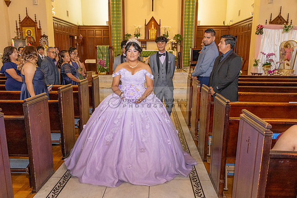 Amy Lopez quinceanera event celebration in Los Angeles Ca, photography and videography by Gustavo Villarreal. 323-633-8283, www.gvphotoandvideo.com