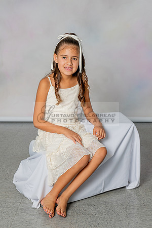 Denise dauhters, kids, family portriat in Whittier ca by Gustavo