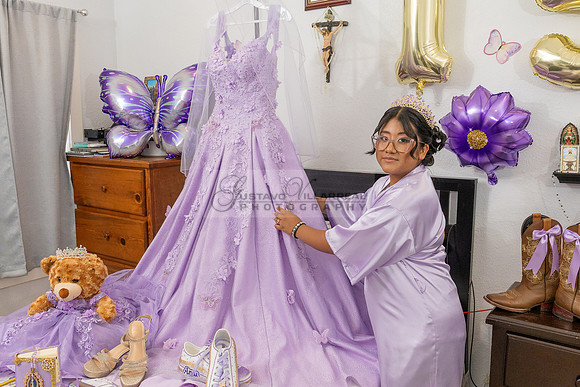 Amy Lopez quinceanera event celebration in Los Angeles Ca, photography and videography by Gustavo Villarreal. 323-633-8283, www.gvphotoandvideo.com