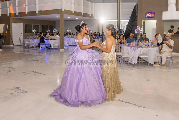 Amy Lopez quinceanera event celebration in Los Angeles Ca, photography and videography by Gustavo Villarreal. 323-633-8283, www.gvphotoandvideo.com