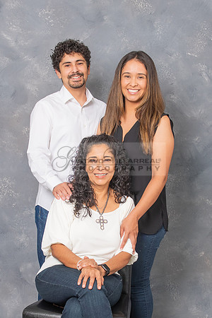 Andres family portraits, fotos de familia en Whittier Ca, 323-633-8283, www.gvphotoandvideo.com