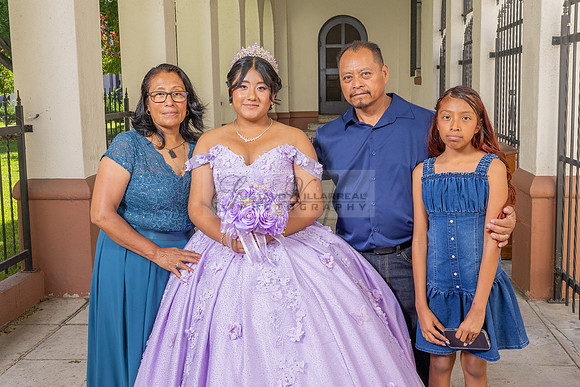 Amy Lopez quinceanera event celebration in Los Angeles Ca, photography and videography by Gustavo Villarreal. 323-633-8283, www.gvphotoandvideo.com