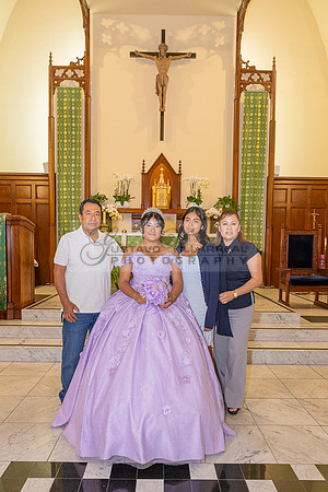 Amy Lopez quinceanera event celebration in Los Angeles Ca, photography and videography by Gustavo Villarreal. 323-633-8283, www.gvphotoandvideo.com