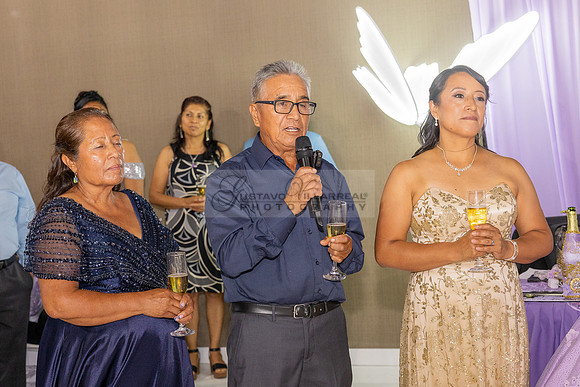 Amy Lopez quinceanera event celebration in Los Angeles Ca, photography and videography by Gustavo Villarreal. 323-633-8283, www.gvphotoandvideo.com