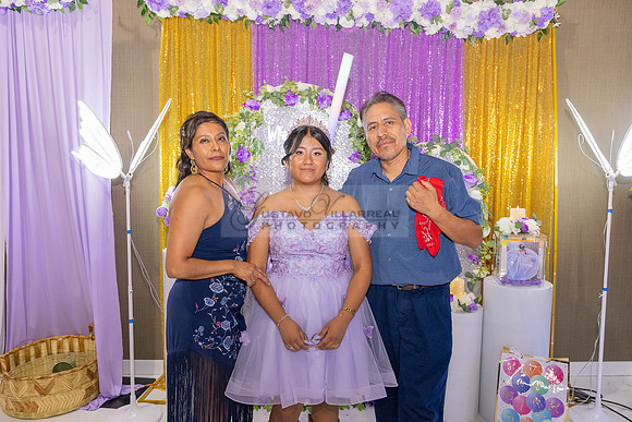 Amy Lopez quinceanera event celebration in Los Angeles Ca, photography and videography by Gustavo Villarreal. 323-633-8283, www.gvphotoandvideo.com