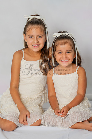 Denise dauhters, kids, family portriat in Whittier ca by Gustavo