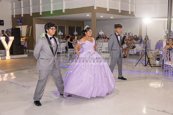 Amy Lopez quinceanera event celebration in Los Angeles Ca, photography and videography by Gustavo Villarreal. 323-633-8283, www.gvphotoandvideo.com