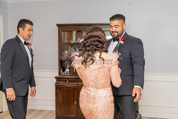 Susana and Jon wedding celebration at Candlewood Country Club in Whittier Ca, Gustavo Villarreal photographer, videographer 323-633-8283, www.gvphotoandvideo.com