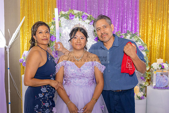 Amy Lopez quinceanera event celebration in Los Angeles Ca, photography and videography by Gustavo Villarreal. 323-633-8283, www.gvphotoandvideo.com