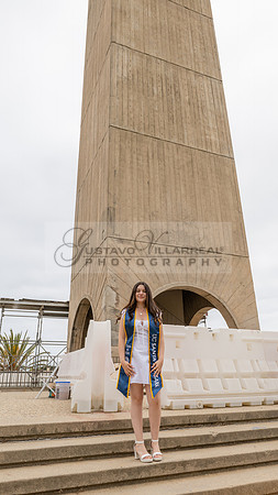 Lauren Berry graduation photos, portraits at UCSB Santa Barbara Ca. Gustavo Villarreal Photography, 323-633-8283