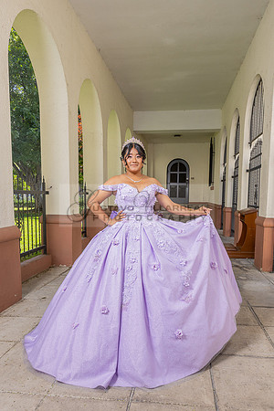 Amy Lopez quinceanera event celebration in Los Angeles Ca, photography and videography by Gustavo Villarreal. 323-633-8283, www.gvphotoandvideo.com