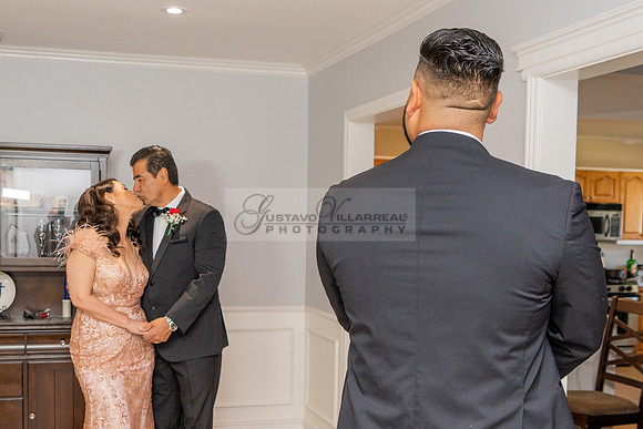 Susana and Jon wedding celebration at Candlewood Country Club in Whittier Ca, Gustavo Villarreal photographer, videographer 323-633-8283, www.gvphotoandvideo.com
