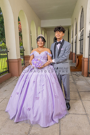Amy Lopez quinceanera event celebration in Los Angeles Ca, photography and videography by Gustavo Villarreal. 323-633-8283, www.gvphotoandvideo.com