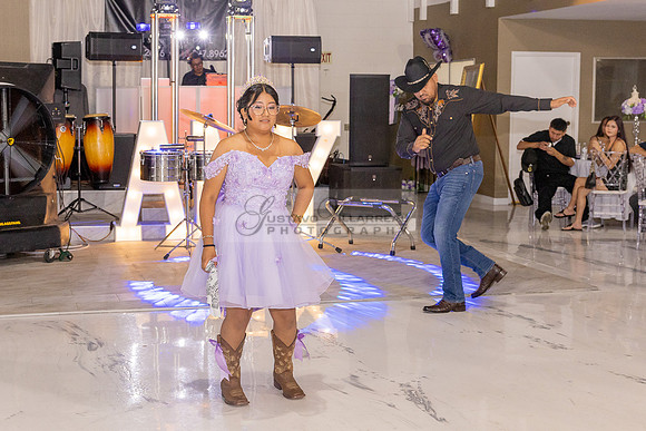 Amy Lopez quinceanera event celebration in Los Angeles Ca, photography and videography by Gustavo Villarreal. 323-633-8283, www.gvphotoandvideo.com