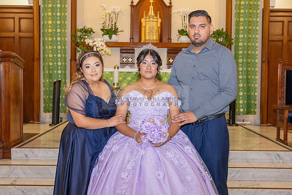 Amy Lopez quinceanera event celebration in Los Angeles Ca, photography and videography by Gustavo Villarreal. 323-633-8283, www.gvphotoandvideo.com