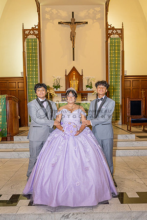 Amy Lopez quinceanera event celebration in Los Angeles Ca, photography and videography by Gustavo Villarreal. 323-633-8283, www.gvphotoandvideo.com