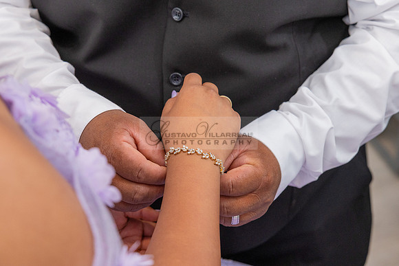 Amy Lopez quinceanera event celebration in Los Angeles Ca, photography and videography by Gustavo Villarreal. 323-633-8283, www.gvphotoandvideo.com