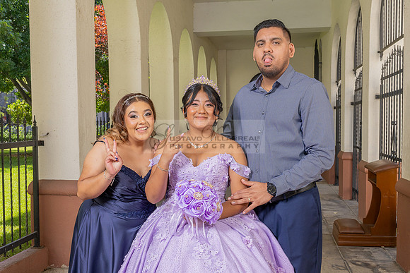 Amy Lopez quinceanera event celebration in Los Angeles Ca, photography and videography by Gustavo Villarreal. 323-633-8283, www.gvphotoandvideo.com
