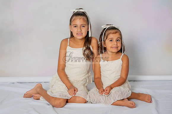 Denise dauhters, kids, family portriat in Whittier ca by Gustavo