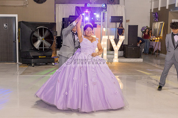 Amy Lopez quinceanera event celebration in Los Angeles Ca, photography and videography by Gustavo Villarreal. 323-633-8283, www.gvphotoandvideo.com