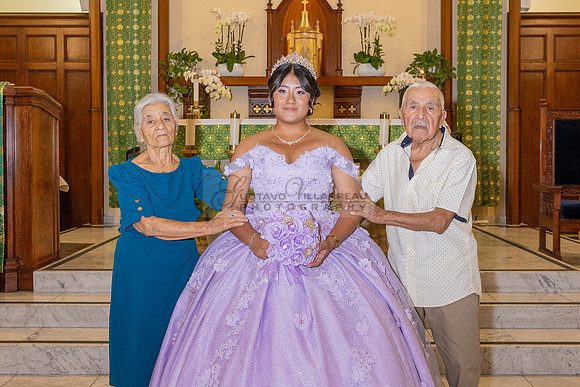 Amy Lopez quinceanera event celebration in Los Angeles Ca, photography and videography by Gustavo Villarreal. 323-633-8283, www.gvphotoandvideo.com