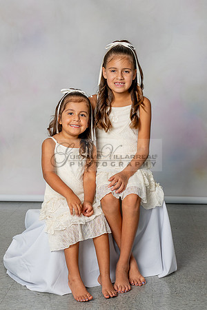 Denise dauhters, kids, family portriat in Whittier ca by Gustavo