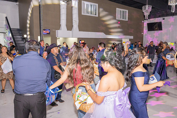 Amy Lopez quinceanera event celebration in Los Angeles Ca, photography and videography by Gustavo Villarreal. 323-633-8283, www.gvphotoandvideo.com