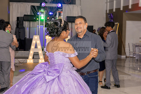 Amy Lopez quinceanera event celebration in Los Angeles Ca, photography and videography by Gustavo Villarreal. 323-633-8283, www.gvphotoandvideo.com
