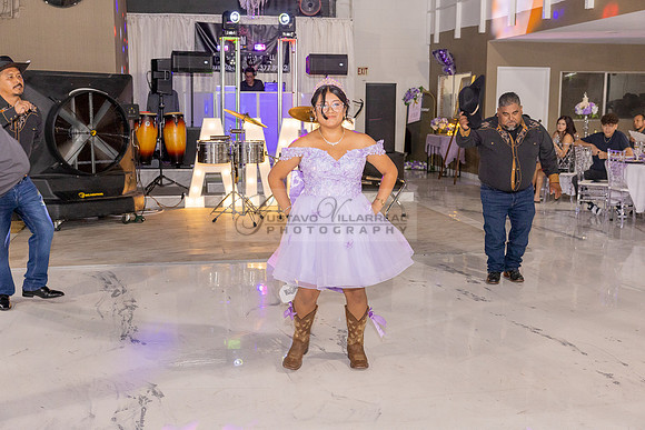 Amy Lopez quinceanera event celebration in Los Angeles Ca, photography and videography by Gustavo Villarreal. 323-633-8283, www.gvphotoandvideo.com