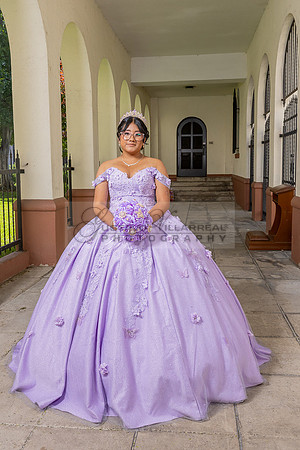 Amy Lopez quinceanera event celebration in Los Angeles Ca, photography and videography by Gustavo Villarreal. 323-633-8283, www.gvphotoandvideo.com