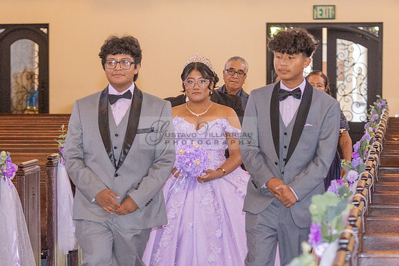 Amy Lopez quinceanera event celebration in Los Angeles Ca, photography and videography by Gustavo Villarreal. 323-633-8283, www.gvphotoandvideo.com