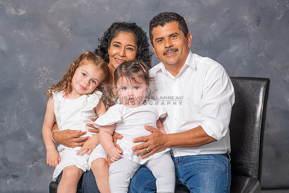 Andres family portraits, fotos de familia en Whittier Ca, 323-633-8283, www.gvphotoandvideo.com