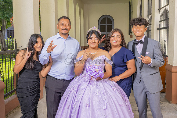 Amy Lopez quinceanera event celebration in Los Angeles Ca, photography and videography by Gustavo Villarreal. 323-633-8283, www.gvphotoandvideo.com