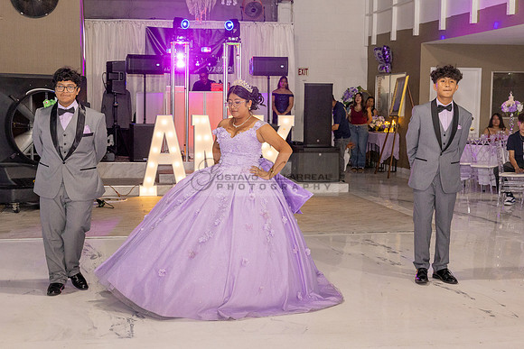 Amy Lopez quinceanera event celebration in Los Angeles Ca, photography and videography by Gustavo Villarreal. 323-633-8283, www.gvphotoandvideo.com