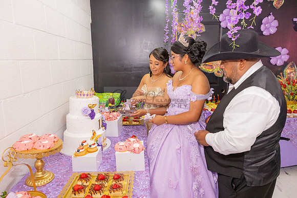 Amy Lopez quinceanera event celebration in Los Angeles Ca, photography and videography by Gustavo Villarreal. 323-633-8283, www.gvphotoandvideo.com