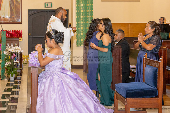 Amy Lopez quinceanera event celebration in Los Angeles Ca, photography and videography by Gustavo Villarreal. 323-633-8283, www.gvphotoandvideo.com