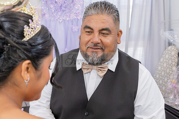 Amy Lopez quinceanera event celebration in Los Angeles Ca, photography and videography by Gustavo Villarreal. 323-633-8283, www.gvphotoandvideo.com