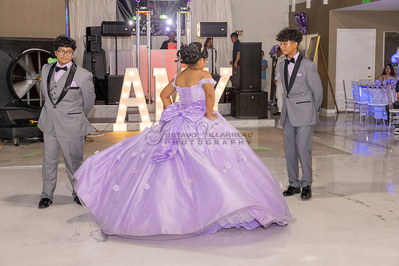 Amy Lopez quinceanera event celebration in Los Angeles Ca, photography and videography by Gustavo Villarreal. 323-633-8283, www.gvphotoandvideo.com