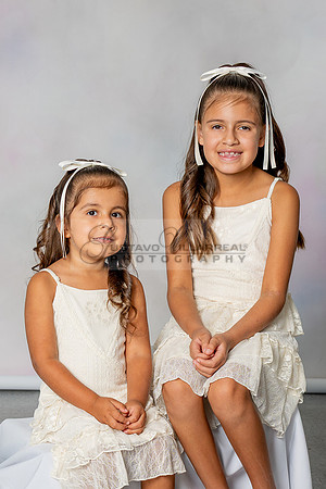 Denise dauhters, kids, family portriat in Whittier ca by Gustavo