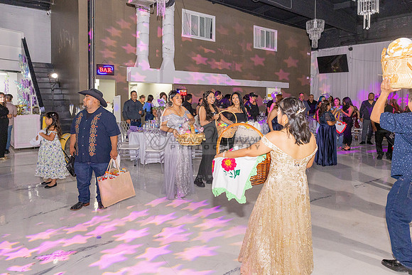 Amy Lopez quinceanera event celebration in Los Angeles Ca, photography and videography by Gustavo Villarreal. 323-633-8283, www.gvphotoandvideo.com