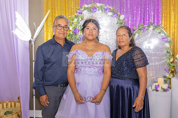 Amy Lopez quinceanera event celebration in Los Angeles Ca, photography and videography by Gustavo Villarreal. 323-633-8283, www.gvphotoandvideo.com