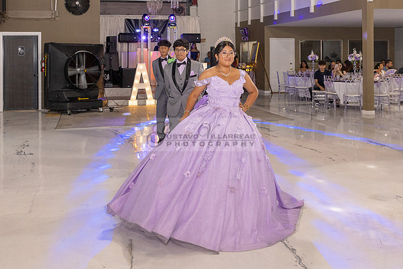 Amy Lopez quinceanera event celebration in Los Angeles Ca, photography and videography by Gustavo Villarreal. 323-633-8283, www.gvphotoandvideo.com
