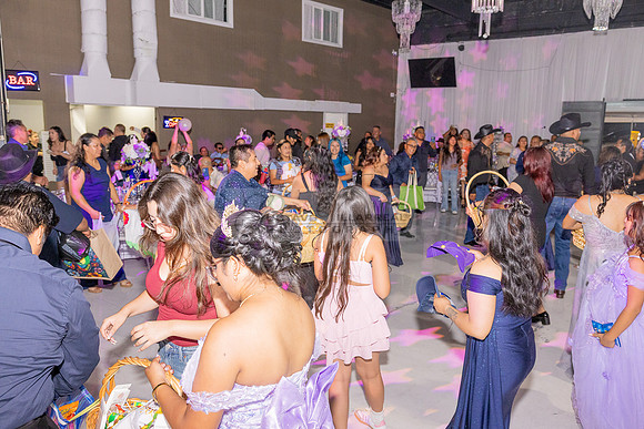 Amy Lopez quinceanera event celebration in Los Angeles Ca, photography and videography by Gustavo Villarreal. 323-633-8283, www.gvphotoandvideo.com